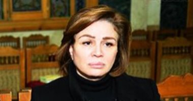 إلهام شاهين تنعى على عبد الخالق: أول من قدمنى للسينما.. وأثرى الفن بأفلام قيمة