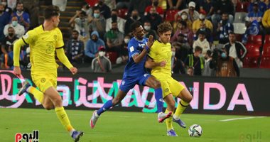 منافس الأهلى.. صحف السعودية تشيد بأداء الهلال أمام تشيلسى