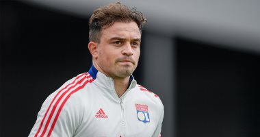 ليون الفرنسى يعلن بيع شاكيرى إلى شيكاجو فاير الأمريكى مقابل 7 مليون يورو
