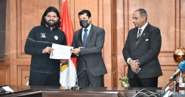وزير الرياضة يكرم منتخبى كرة السلة للكراسى المتحركة والباراتايكوندو
