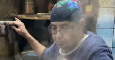 أكبر قهوجية في مصر.. عمرها 70 سنة بتعمل أجمل كوباية شاى فى الدنيا وحكايتها هتخليك تبكى