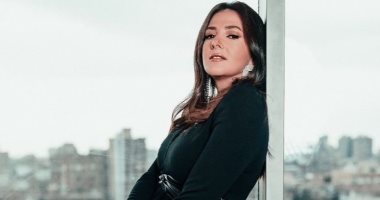 دنيا سمير غانم فى إطلالة كلاسيكية مميزة بفستان أسود.. صورة