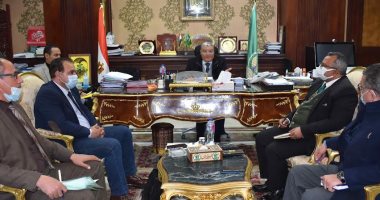 محافظ المنيا يوجه بالإسراع فى استكمال إجراءات التصالح فى مخالفات البناء