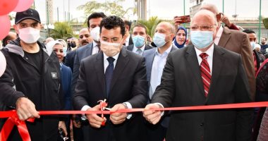 وزير الشباب ومحافظ القاهرة وسفير البحرين يفتتحون معرضاً لمنتجات الشباب اليدوية والتراثية بمركز التنمية الشبابية بالجزيرة