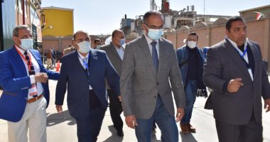 نائب وزير الإسكان يتفقد أول مصنع بالصعيد لإنتاج طلمبات ومحركات مشروعات المياه والصرف