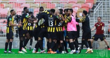 الاتحاد يدك شباك النصر بثلاثية ويبتعد بصدارة الدوري السعودي.. فيديو