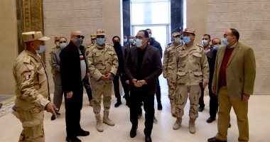 رئيس الوزراء يؤكد من العاصمة الإدارية: مسئولو الوزارات يتواجدون بالمقرات..صور