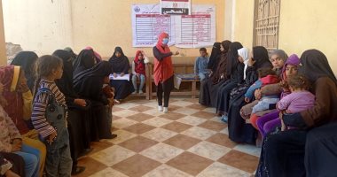 محافظ أسوان يتابع الخدمات العلاجية للقوافل الطبية بقرى حياة كريمة.. صور