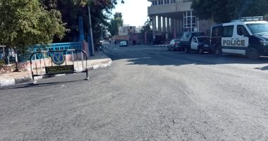 محافظ أسيوط يعلن استكمال رصف شوارع حي شرق لتحسين ورفع كفاءة الطرق.. صور
