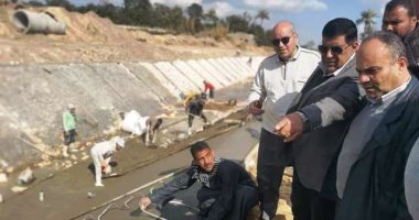 حياة كريمة.. محافظ الشرقية يُتابع أعمال تبطين الترع بقرى مركز الحسينية (صور)‎‎