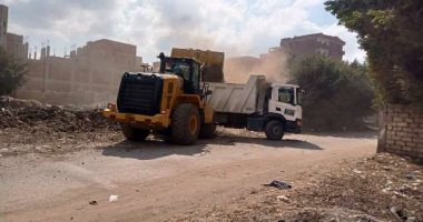 رفع ناتج تطهير الترع والمخلفات بمركز الزقازيق عقب جولة محافظ الشرقية الصباحية