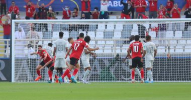 ياسر إبراهيم يتقدم بالهدف الأول للأهلي فى مرمى الهلال السعودي.. فيديو وصور
