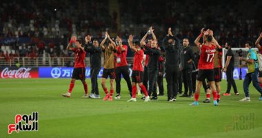 شاهد احتفالات نجوم الأهلي ببرونزية مونديال الأندية وتحية لاعبي الهلال