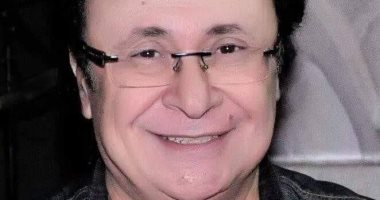 مراد منير يعيد تقديم مسرحية "مغامرة رأس المملوك جابر " بمسرح السامر