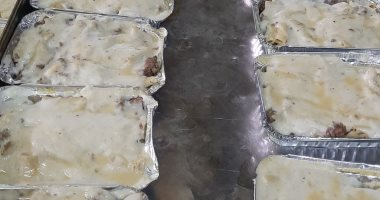 طعمية وحواوشى وكب كيك أحدث الوجبات المقدمة للطلاب الوافدين بمدينة البعوث الإسلامية بالأزهر.. كفتة داود ومسقعة باللحمة نوعيات جديدة تدخل الخدمة.. والطلاب يعبرون عن رضائهم والإدارة تعد بمزيد من التنوع..صور وفيديو
