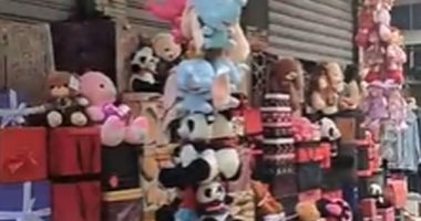 بـ30 جنيه بس لو هتحتفل بالفلانتين.. مفاجآت فى أسعار الهدايا والدباديب (فيديو)