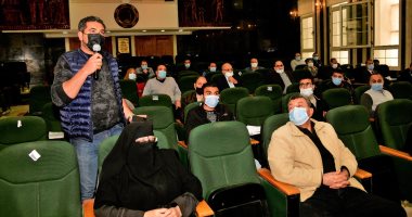 محافظ الغربية يترأس الاجتماع الأسبوعى لشركات الرصف.. صور