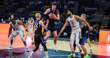 الجماهير تشعل صالة مباراة الزمالك وبطل الـNBA فى مونديال السلة.. فيديو