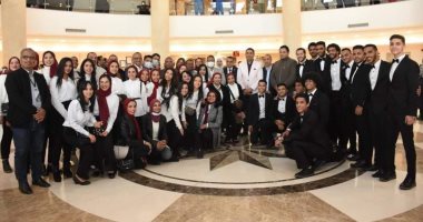 وزير التعليم العالي يتلقى تقريرًا حول فعاليات فوج الفتاة الجامعية بالأقصر