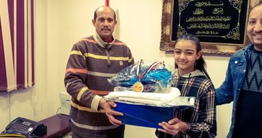 مدير "رياضة الأقصر" يكرم الحاصلة على المركز الثالث جمهورية للناشئين تايكوندو