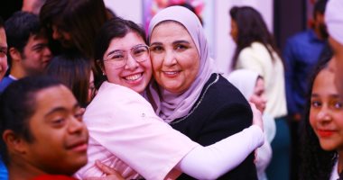 وزيرة التضامن: مسرحية "كنز الدنيا" هدفها دمج ذوى الإعاقة فى المجتمع.. صور