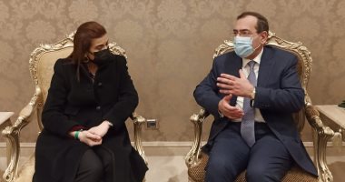 جلسة مباحثات لطارق الملا مع الوزيرة القبرصية فى مجال الغاز