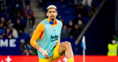 برشلونة يكشف تشخيص إصابة أراوخو بعد ديربي إسبانيول