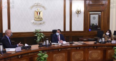 رئيس الوزراء يتابع الموقف التنفيذى لمشروعات المرافق التى تنفذها وزارة الإسكان