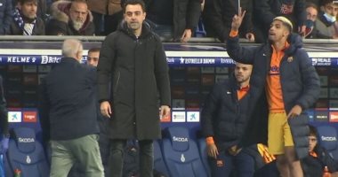 أراوخو مدافع برشلونة يعتذر عن تصرفه المسىء ضد إسبانيول فى الدوري الإسباني