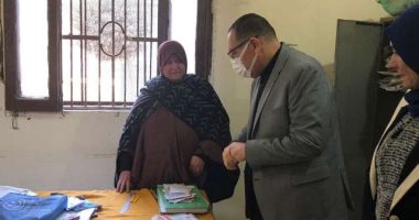 محافظ الشرقية يُفاجئ العاملين بالوحدة المحلية بالقطاوية ويأمر بتكثيف حملات النظافة