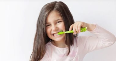 4 أخطاء يجب تجنبها من أجل صحة أسنان طفلك