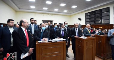 وصول حسن راتب وعلاء حسانين وباقى متهمي "الآثار الكبرى" لحضور محاكمتهم