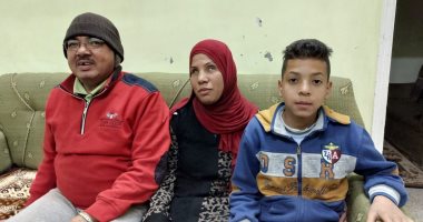 قصة حب بين زوجين من نوع خاص بالأقصر.. "عبداللطيف" لا يسمع ولا يتكلم و"كاريمان" كفيفة منذ 15 عاما.. سعادة ومحبة مع أبنائهما وأقاربهما.. الزوجة: زوجى يساعدنى فى أعمال المنزل.. وطفلانا كريم ويوسف حياتنا.. فيديو