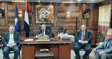 وكيل "تعليم دمياط" يجتمع بمديرى الإدارات لمناقشة خطة الفصل الدراسى الثانى