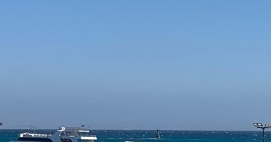 طقس البحر الأحمر.. نشاط للرياح وارتفاع الأمواج مع شمس ساطعة.. لايف