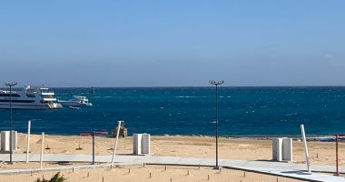 شاهد أعمال التطوير بأكبر شاطئ عام بالغردقة لتنشيط السياحة.. لايف
