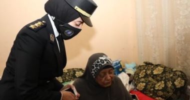 الأمن الإنساني.. الشرطة تنقل مريضا لشقته لعدم قدرته على الحركة