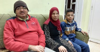 عبد اللطيف أصم وكاريمان كفيفة 15 سنة سعادة ومحبة مع أبنائهم بالأقصر.. لايف