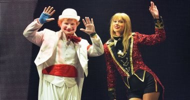 أغنية The Joker And The Queen تتخطى الـ 10 ملايين مشاهدة فى 4 أيام.. فيديو