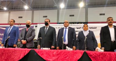 نقيب المهندسين يستعرض إنجازات النقابة خلال مؤتمر فى نادى المقاولون