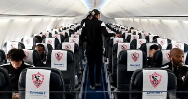 شاهد لاعبى الزمالك أثناء التوجه للسفر إلى أنجولا من داخل الطائرة ..صور