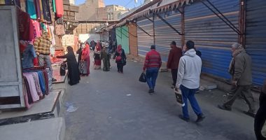 حملة مكبرة لغلق المحال التجارية المخالفة بنفق المحطة فى الشرقية.. صور