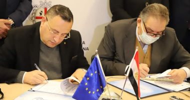 اتفاقية بين جامعة الإسكندرية والغرفة التجارية لإنشاء محطة طاقة شمسية 