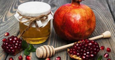 وصفات طبيعية من الرمان للعناية بالبشرة فى المنزل .. ترطيب وعلاج