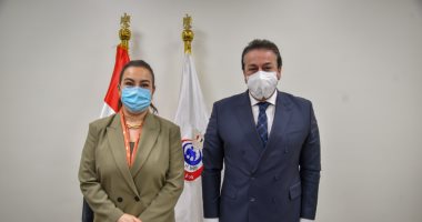 خالد عبد الغفار يبحث مع شركة أسترازينيكا التعاون فى نقل تكنولوجيا تصنيع اللقاحات