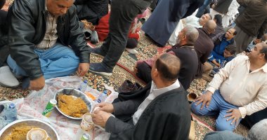 صوانى أكل ملهاش آخر.. ولائم الزفاف بمطروح لن تراها فى أى محافظة أخرى.. لايف