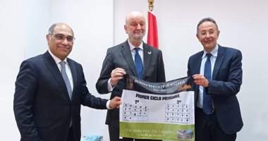 سفير إسبانيا يزور المتحف القومى للحضارة المصرية