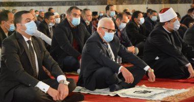 وزير الأوقاف يلقى خطبة الجمعة من المسجد العباسى ببورسعيد.. صور