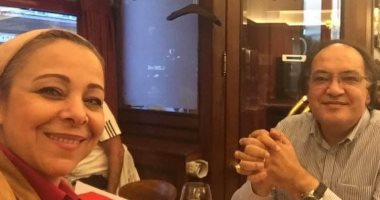 نهاد أبو القمصان تسترجع ذكريات زوجها الراحل حافظ أبو سعدة بحكاية عائلية جديدة
