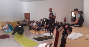 شاهد بعثة الزمالك تؤدى صلاة الجمعة بفندق الإقامة فى أنجولا